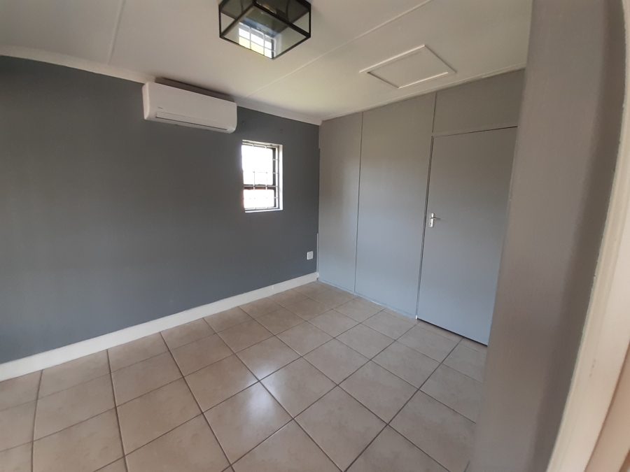 4 Bedroom Property for Sale in Paradise Beach Eastern Cape